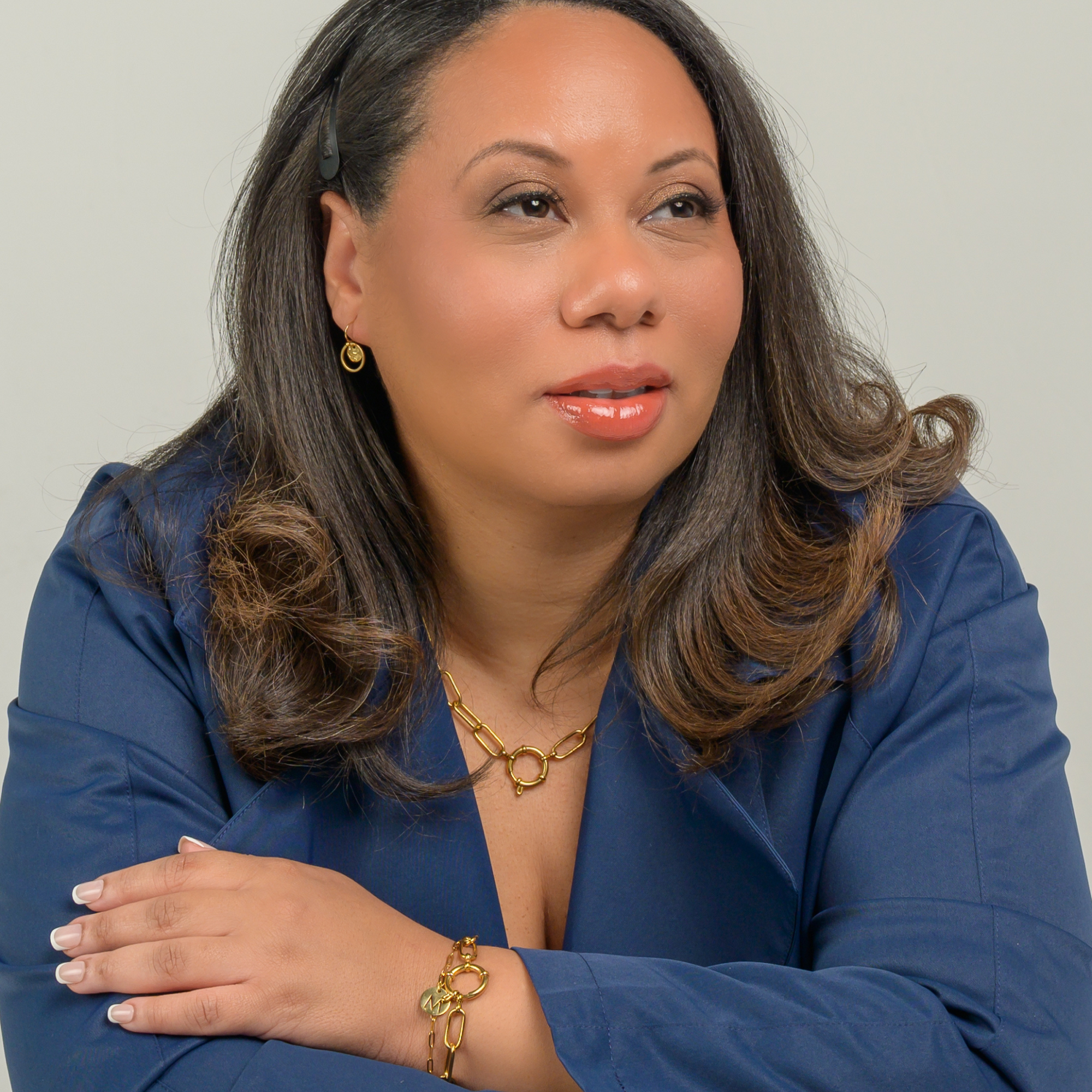 Waterproof "Imperméable” Tiny Hammered Disc Drop Earrings