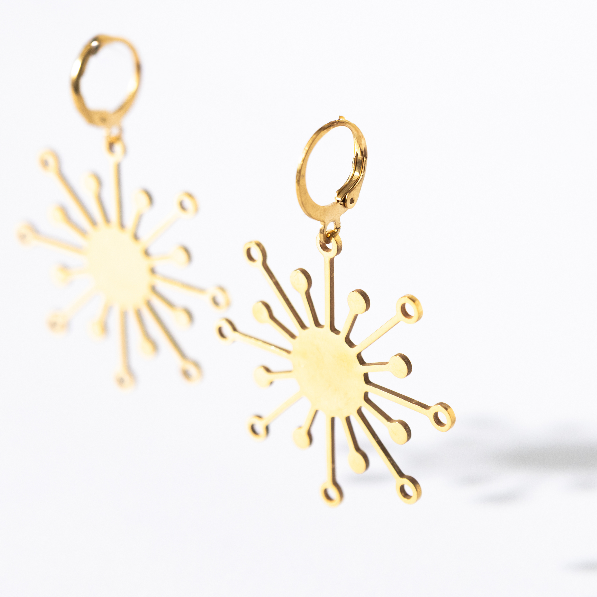 Waterproof "Imperméable” Starburst Drop Leverback Earrings - Gold