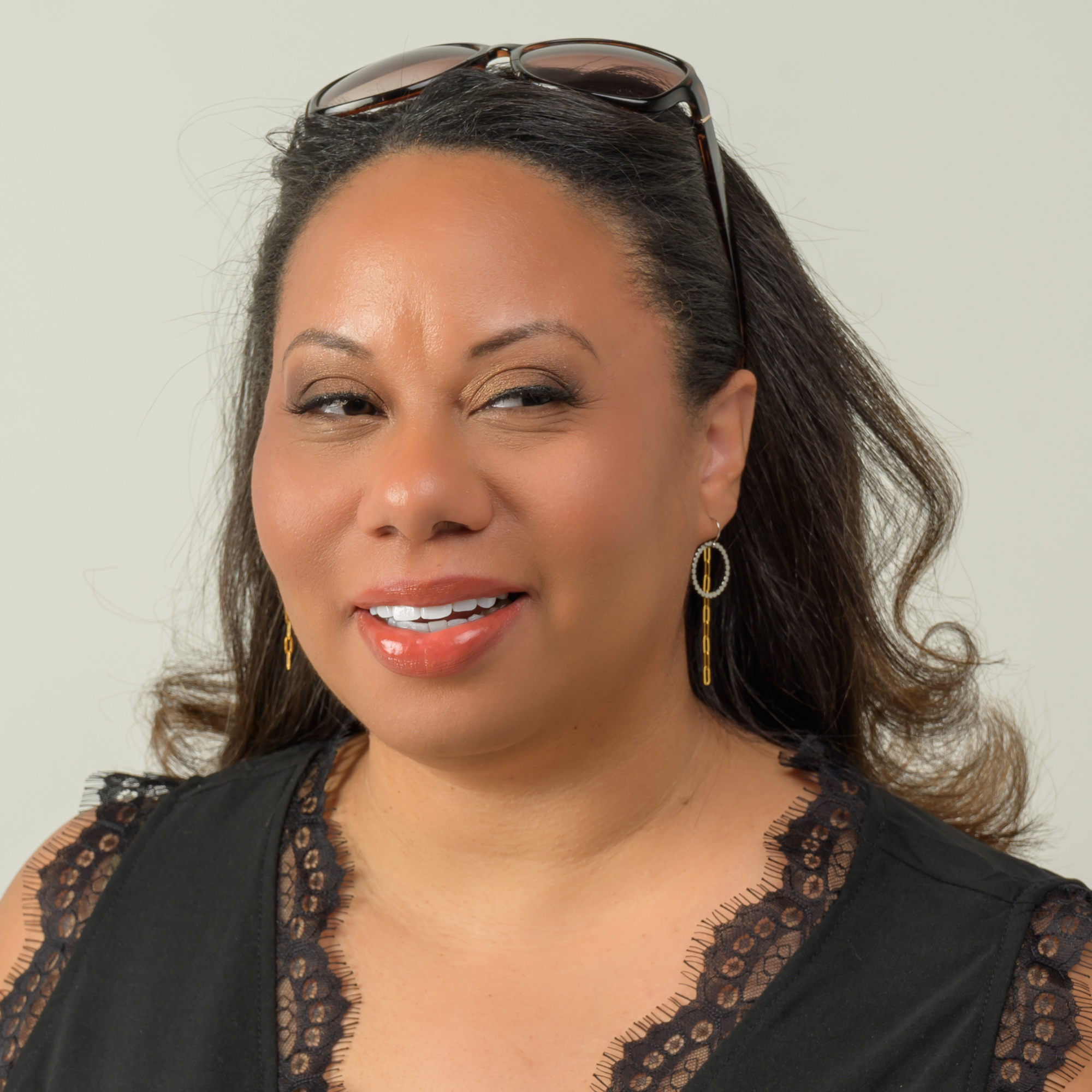 Waterproof "Imperméable” Textured Circle & Paperclip Chain Earrings - Mixed Metal