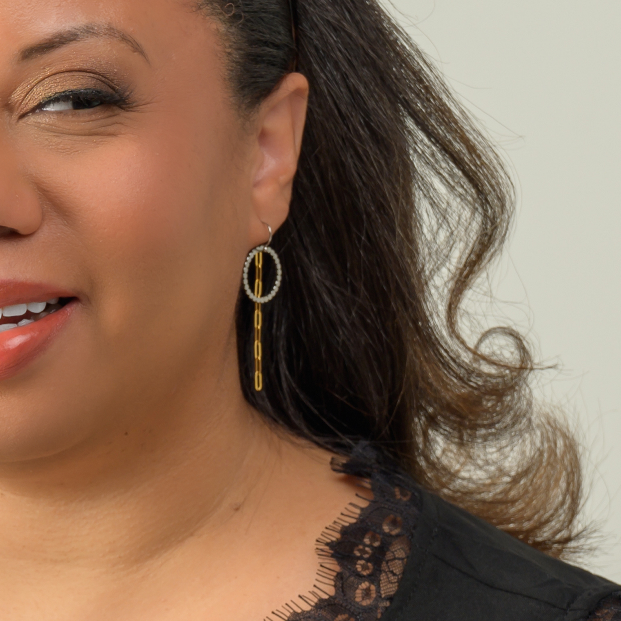 Waterproof "Imperméable” Textured Circle & Paperclip Chain Earrings