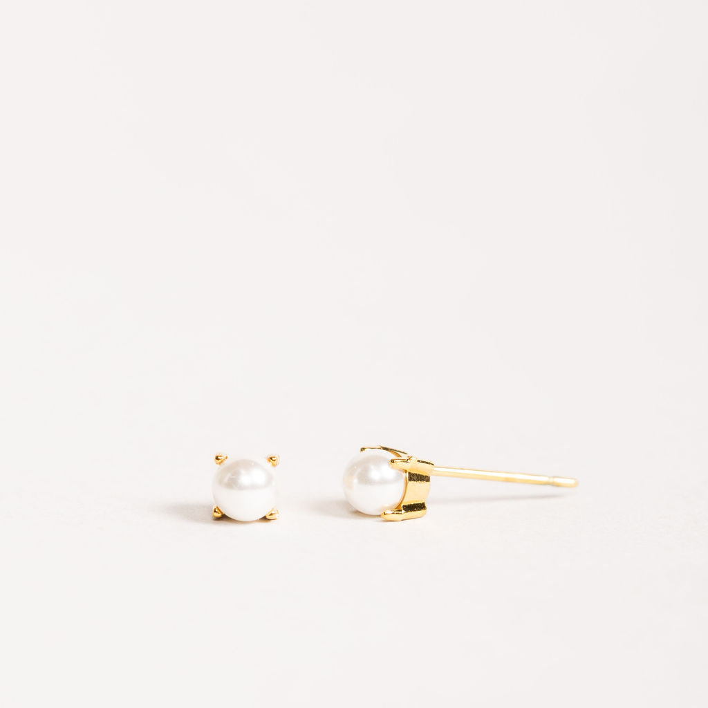 Waterproof "Imperméable” Bijou Birthstone Tiny Crystal Stud Earrings