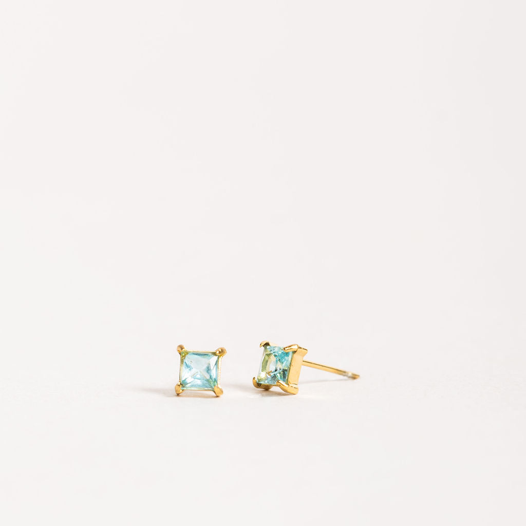 Waterproof "Imperméable” Bijou Birthstone Tiny Crystal Stud Earrings