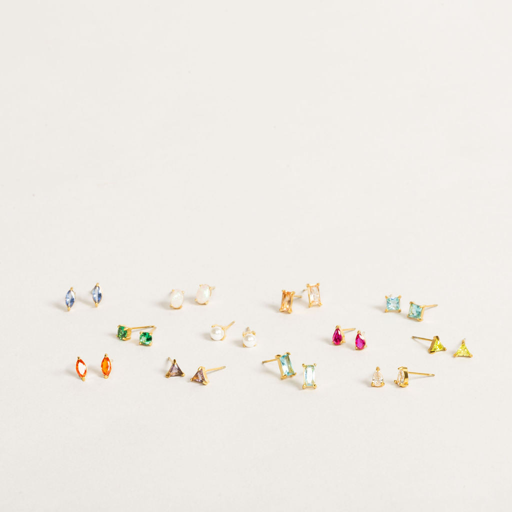 Waterproof "Imperméable” Bijou Birthstone Tiny Crystal Stud Earrings