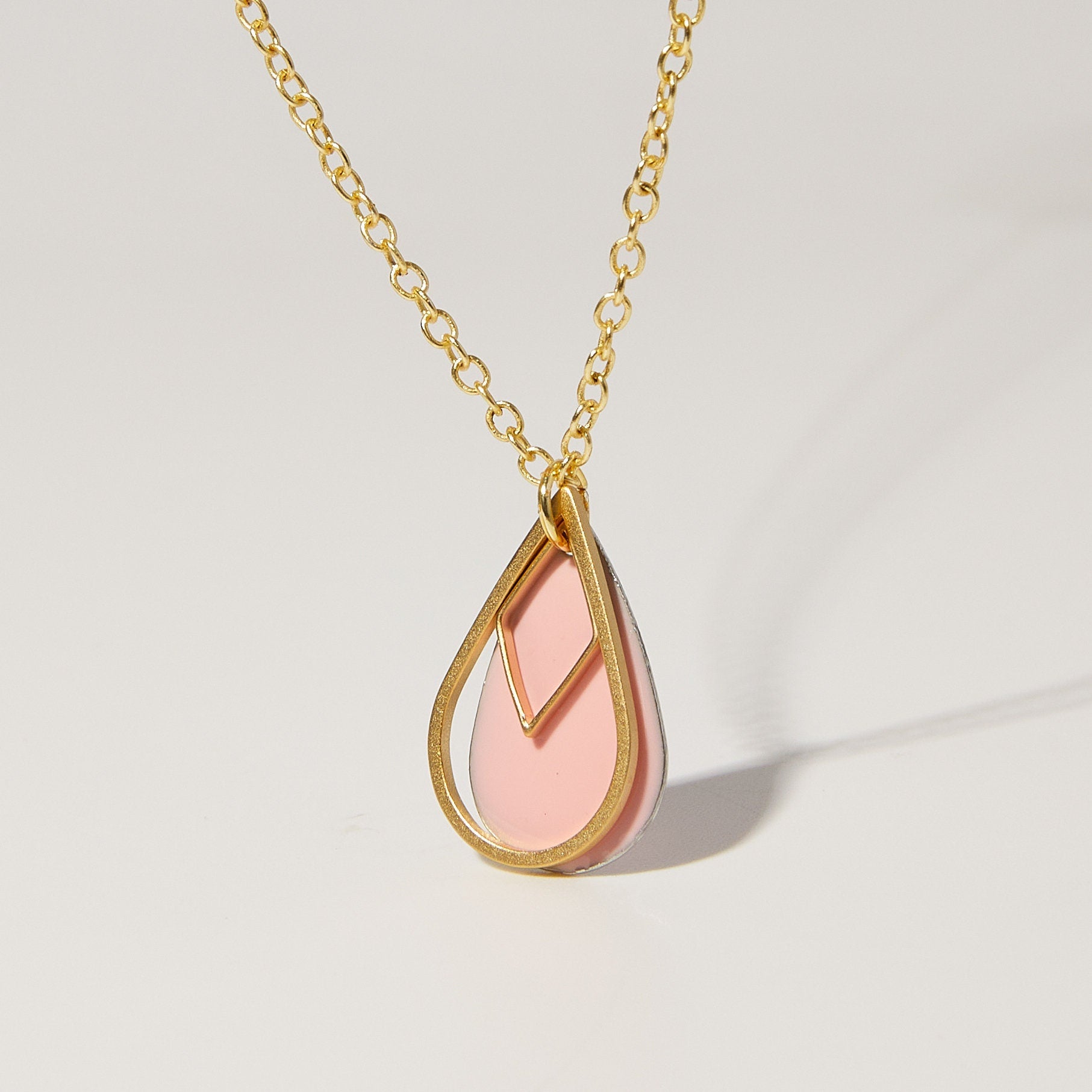 "Le Délice" Pink Teardrop Pendant Necklace